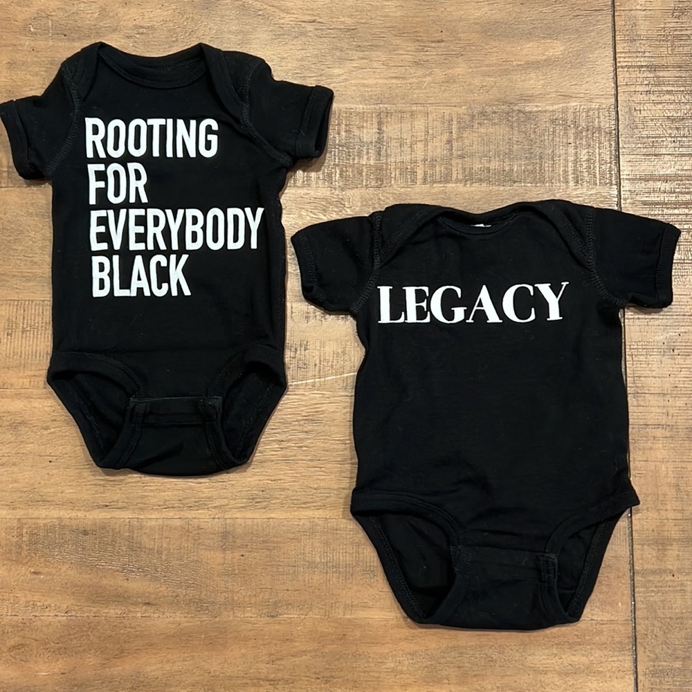 RABBIT SKINS Graphic Short Sleeve Bodysuits